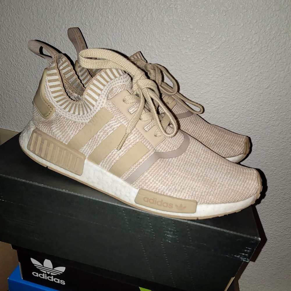 NMD_R1 PK Linen Khaki